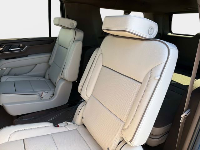 New 2026 GMC Yukon XL Denali w/ Denali Reserve Package image 12
