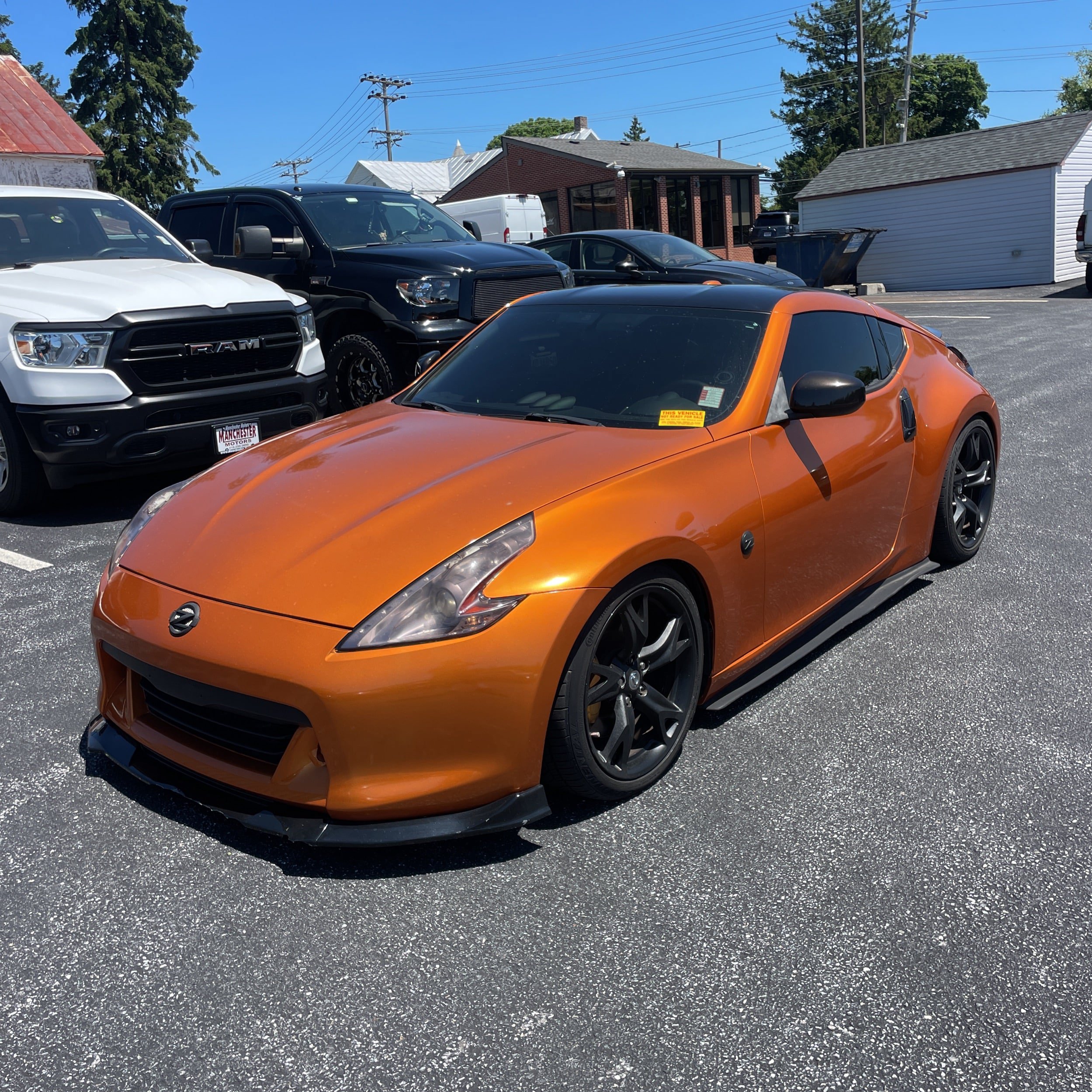 Used 2010 Nissan 370Z Touring w/ Sport Pkg RWD image 1