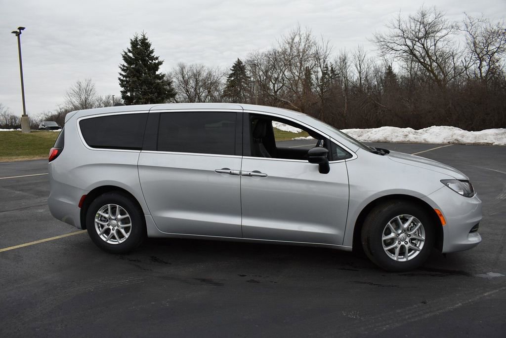New 2026 Chrysler Voyager LX image 3