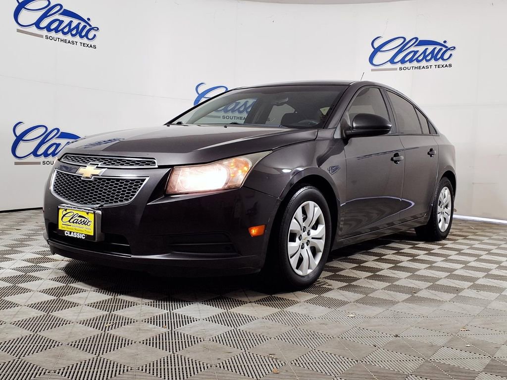 Used 2014 Chevrolet Cruze LS FWD image 5