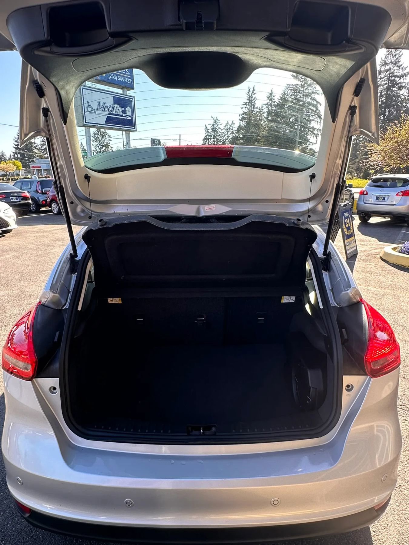 Used 2018 Ford Focus Titanium FWD image 17