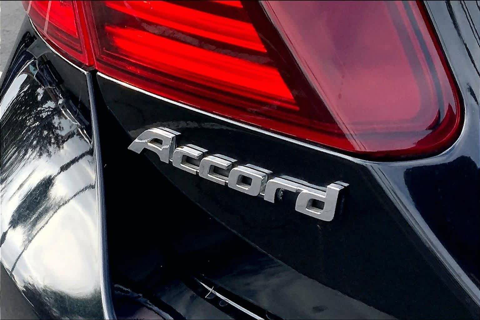 Used 2017 Honda Accord EX-L image 9