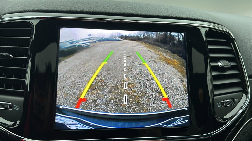 Used 2021 Jeep Grand Cherokee Limited image 21