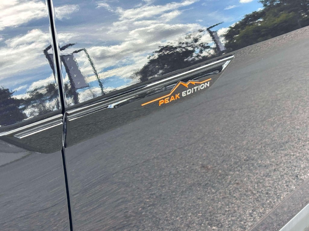 Certified 2024 Volkswagen Atlas Peak Edition SE AWD/4WD image 9
