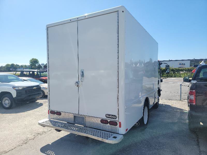 Used 2019 Isuzu NPR RWD image 7