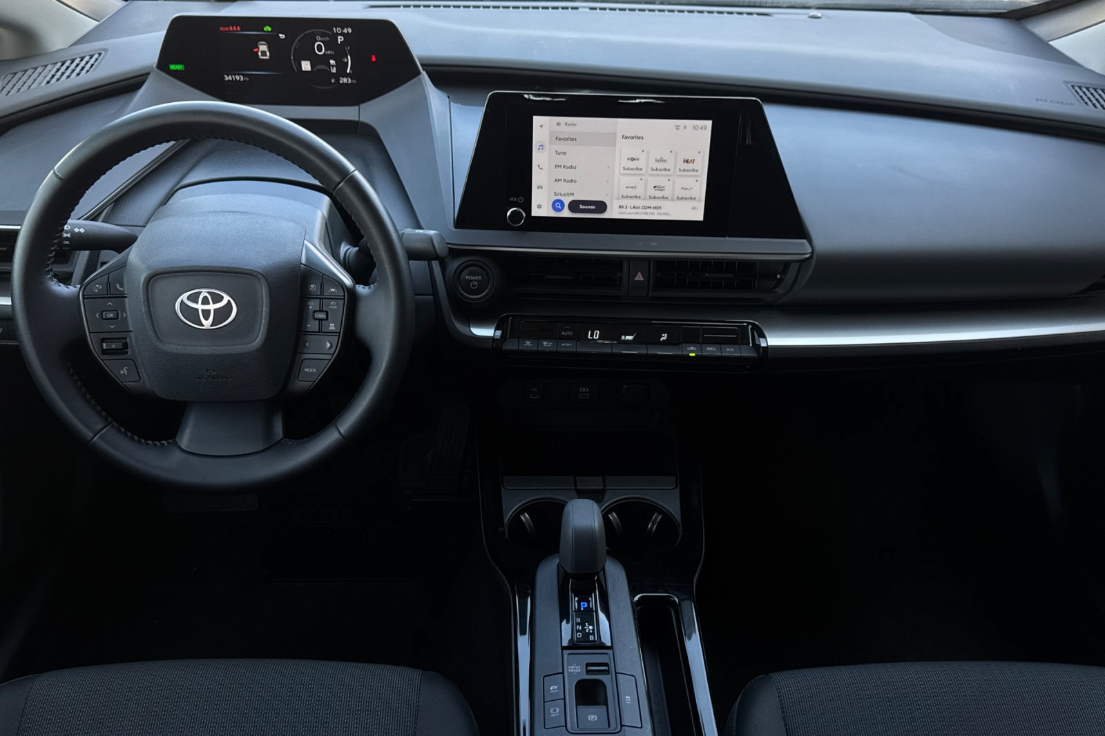 Used 2025 Toyota Prius LE FWD image 13