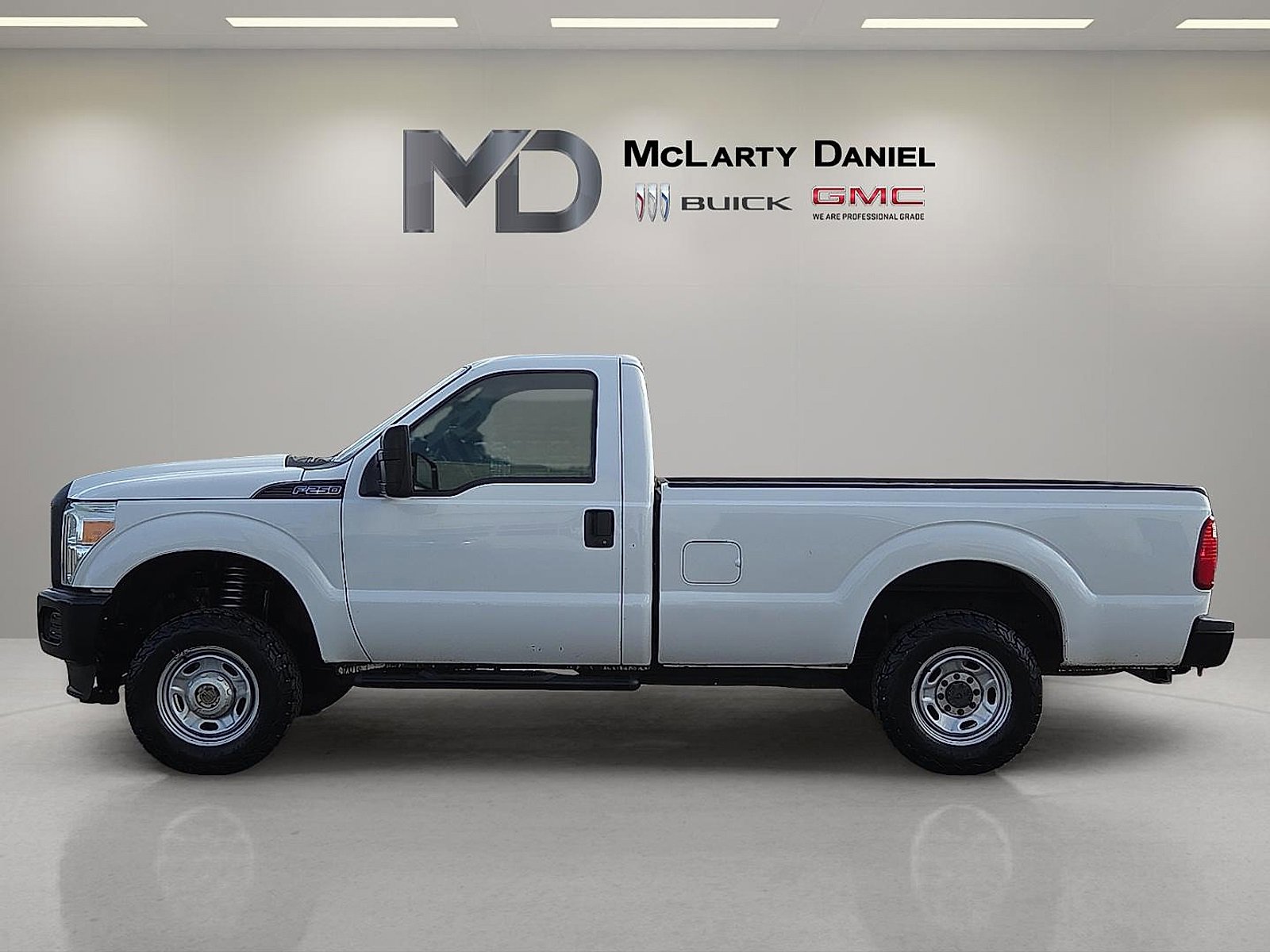 Used 2015 Ford F250 XL image 3