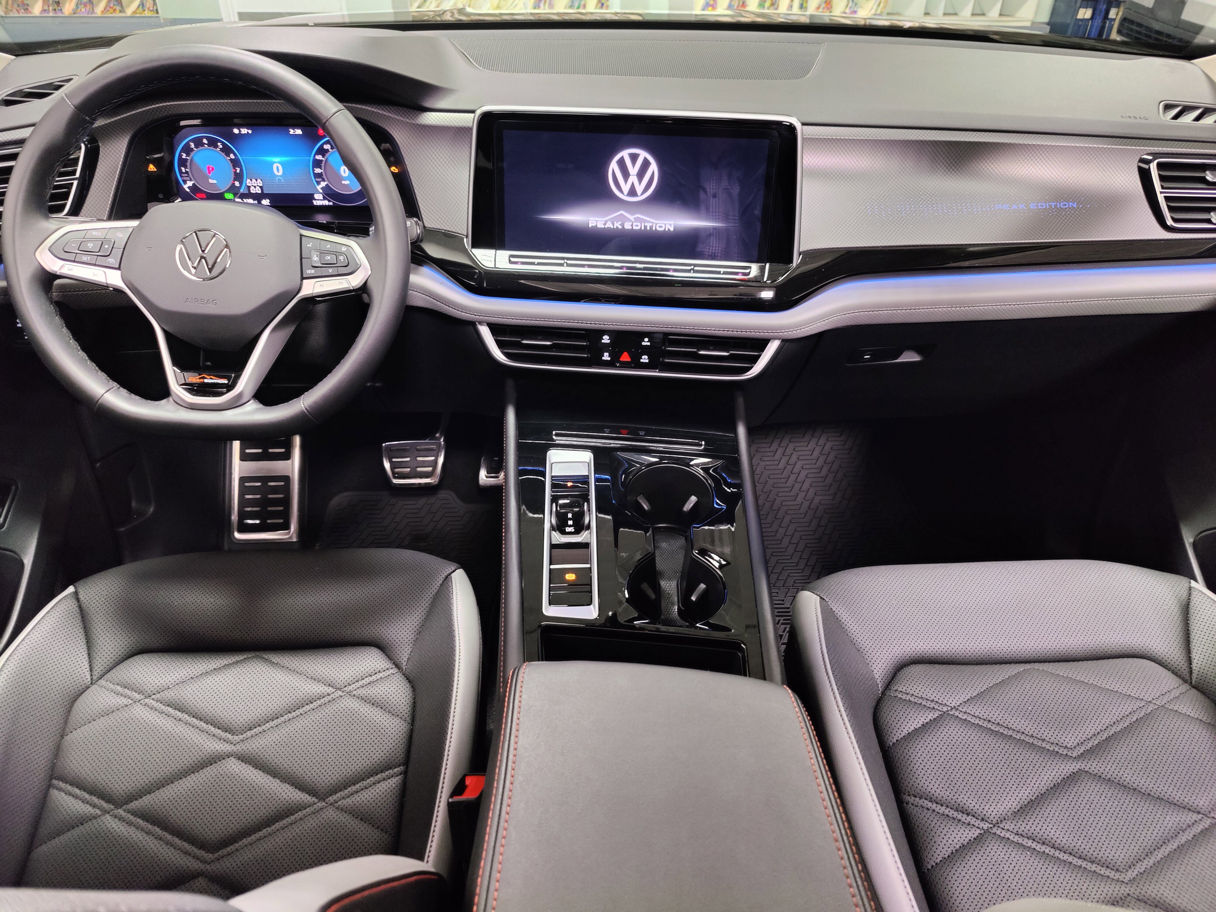 Used 2025 Volkswagen Atlas Peak Edition SE image 21