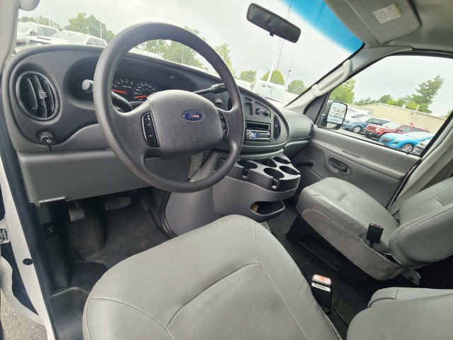 Used 2006 Ford E-150 and Econoline 150 RWD image 6