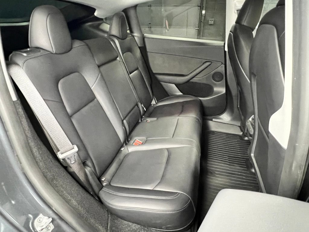 Used 2023 Tesla Model Y 2WD image 17