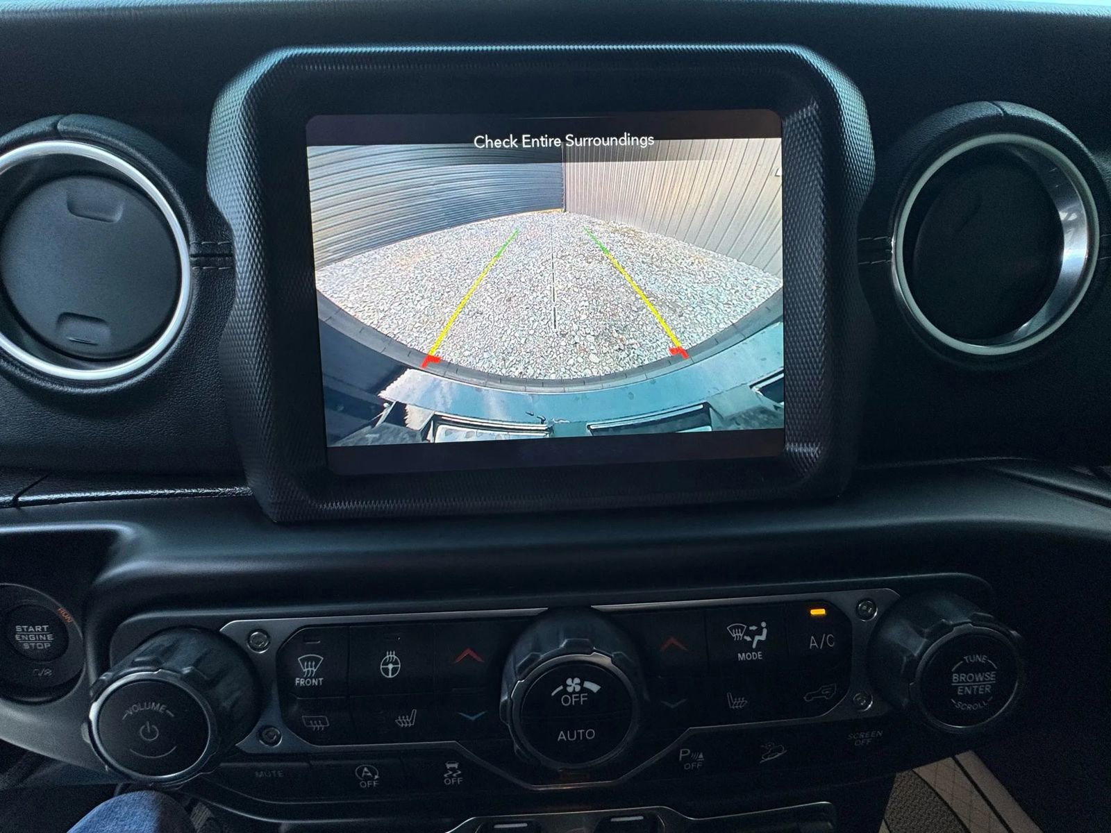 Used 2020 Jeep Wrangler Unlimited Sahara AWD/4WD image 21