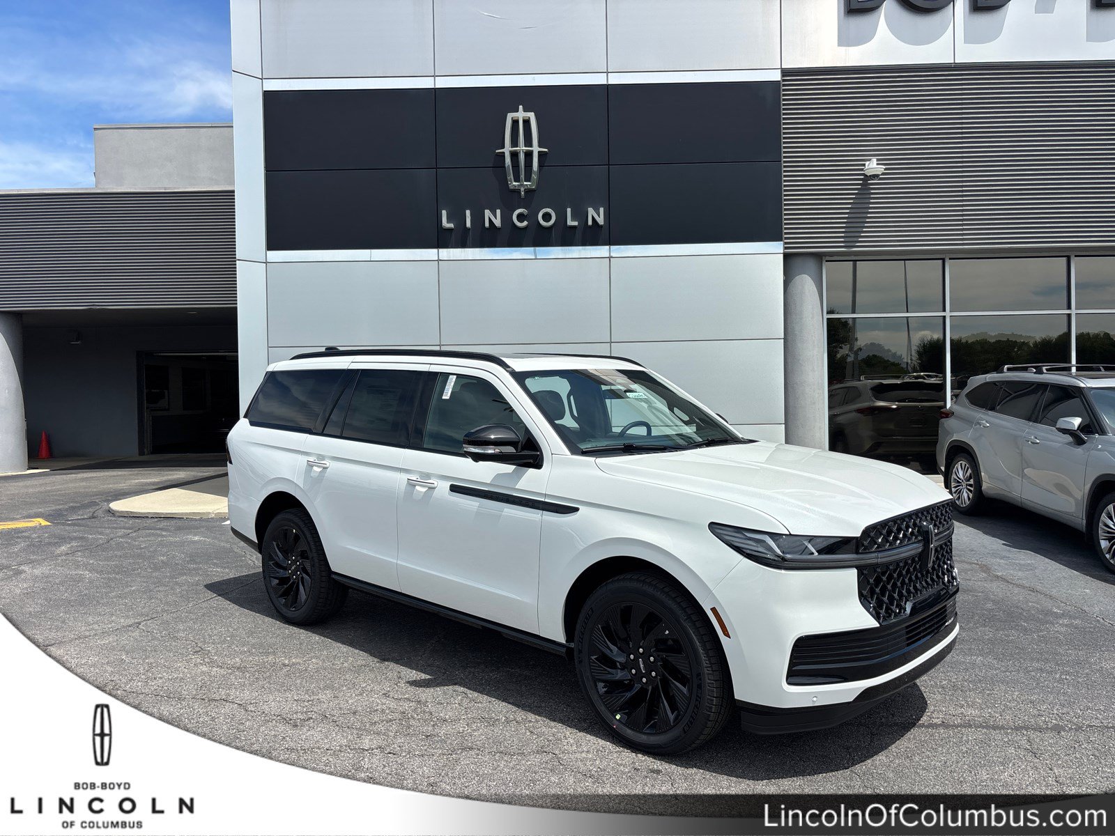 New 2026 Lincoln Navigator Reserve w/ Jet Appearance Package