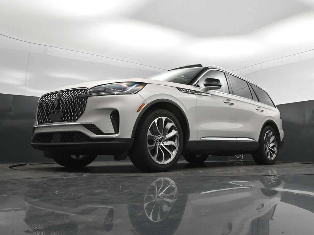 Used 2025 Lincoln Aviator Reserve w/ Luxury Package RWD image 38