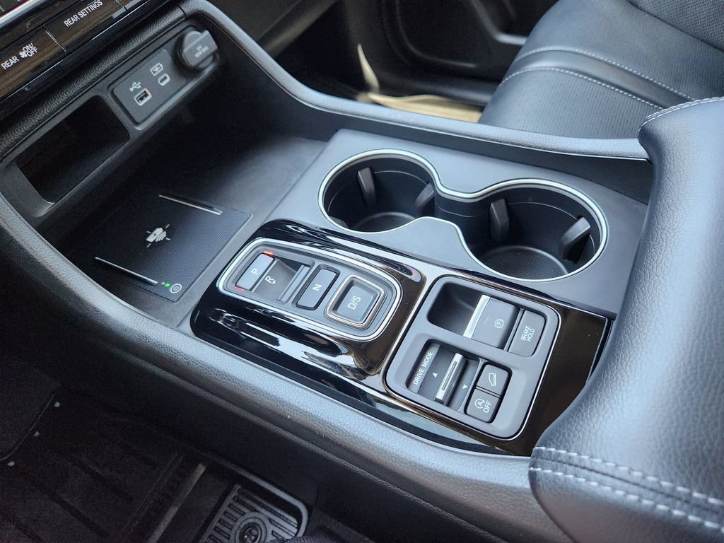 Used 2025 Honda Pilot Elite image 22