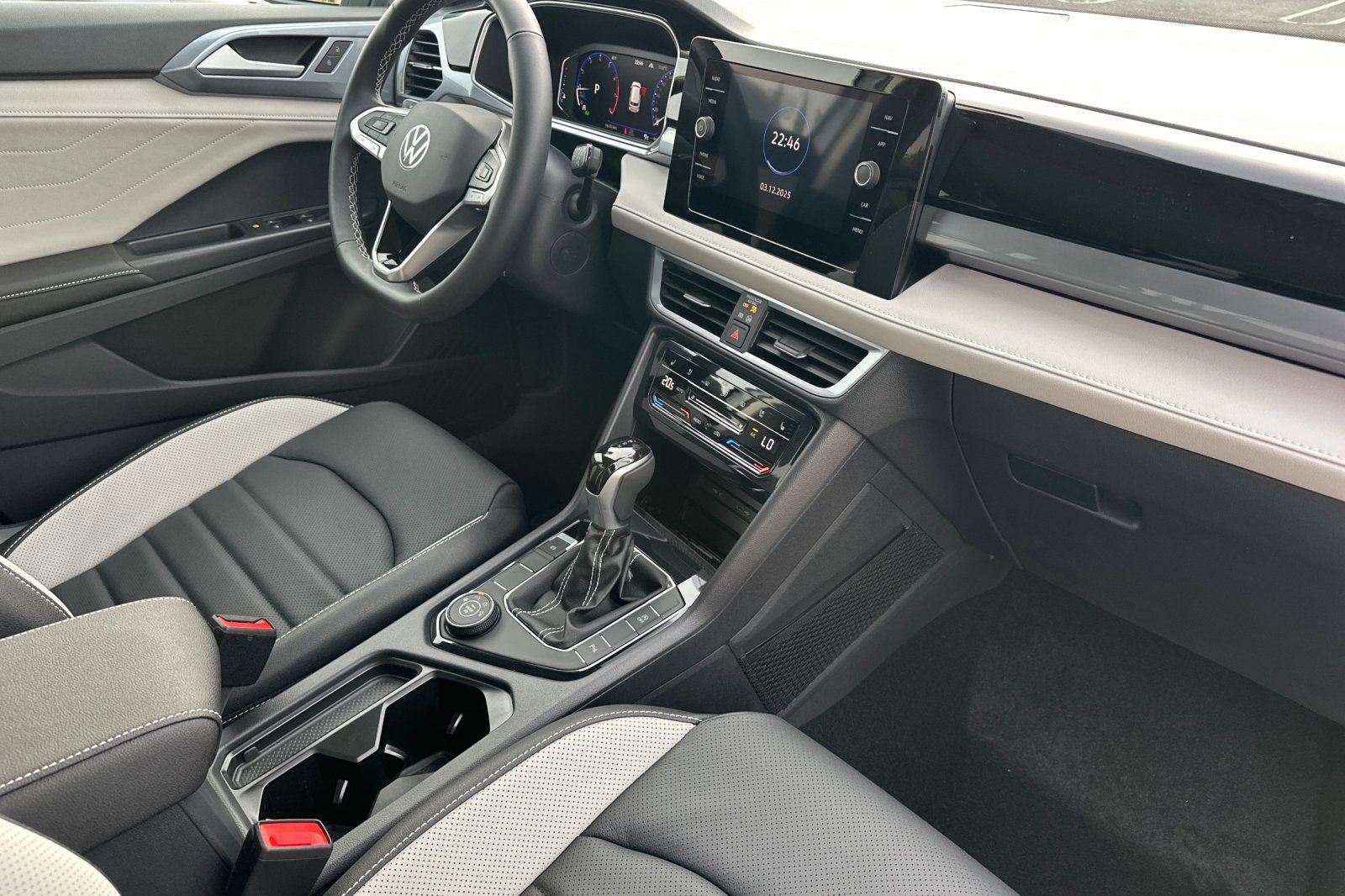 New 2026 Volkswagen Taos SEL image 16