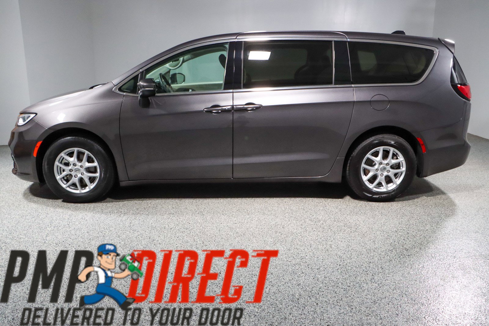 Used 2023 Chrysler Pacifica Touring-L FWD image 10