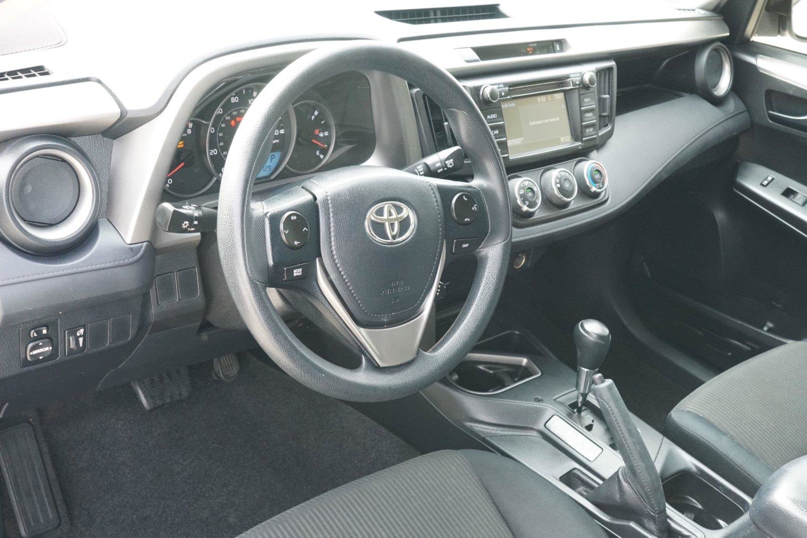 Used 2016 Toyota RAV4 LE FWD image 7