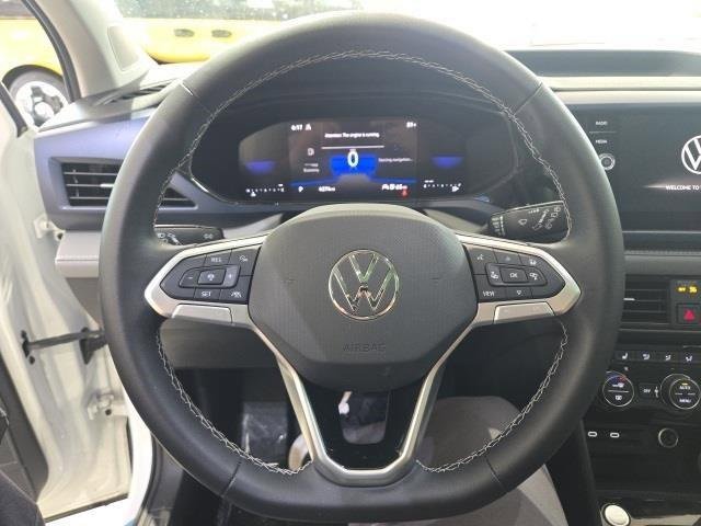 Certified 2024 Volkswagen Taos SE w/ Panoramic Sunroof Package image 11