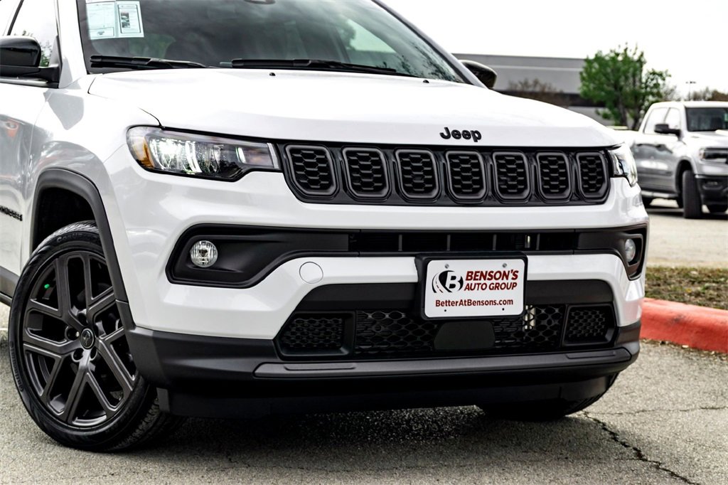 New 2026 Jeep Compass Latitude image 3
