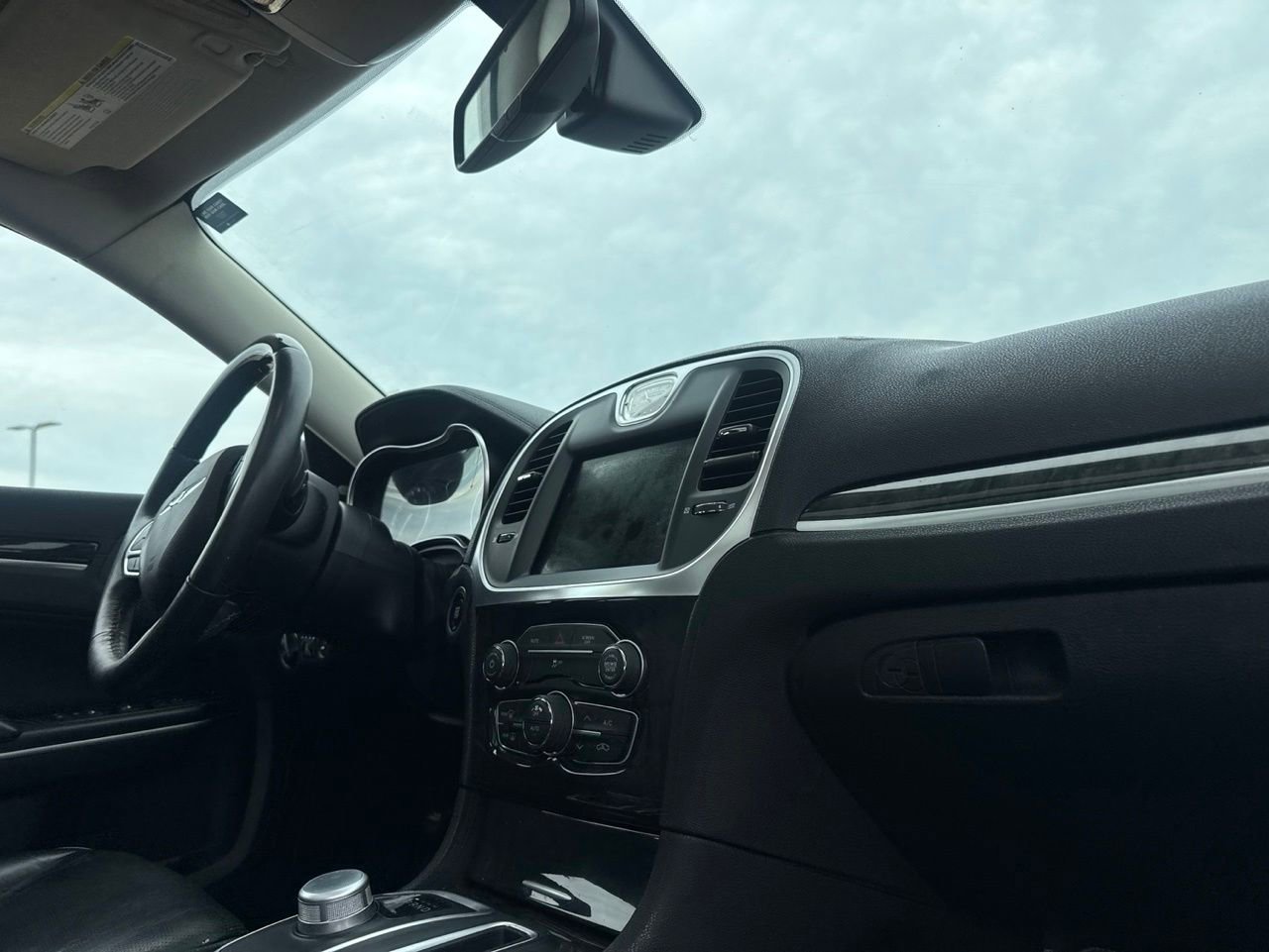 Used 2020 Chrysler 300 Limited RWD image 26