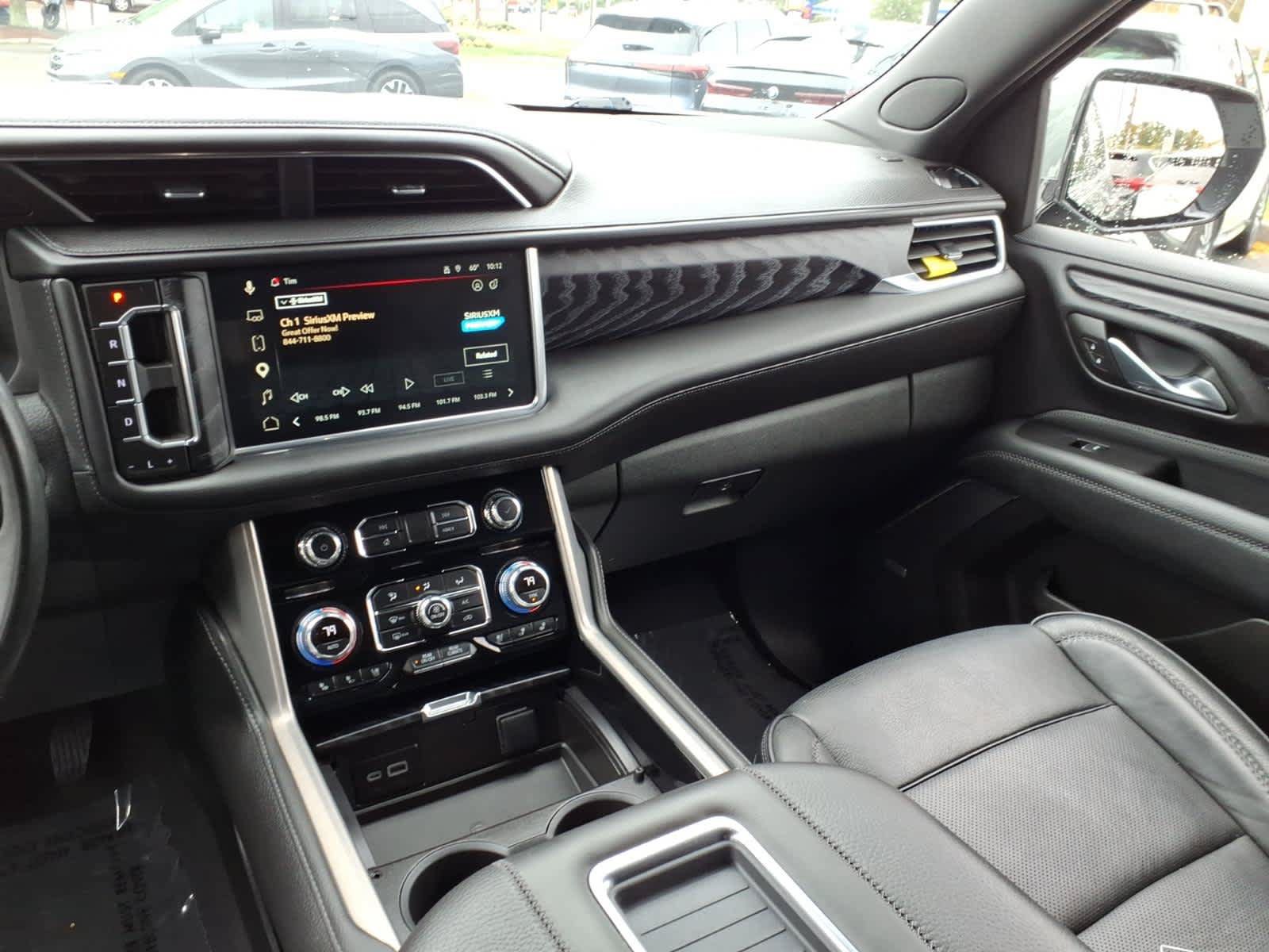 Used 2024 GMC Yukon Denali AWD/4WD image 13