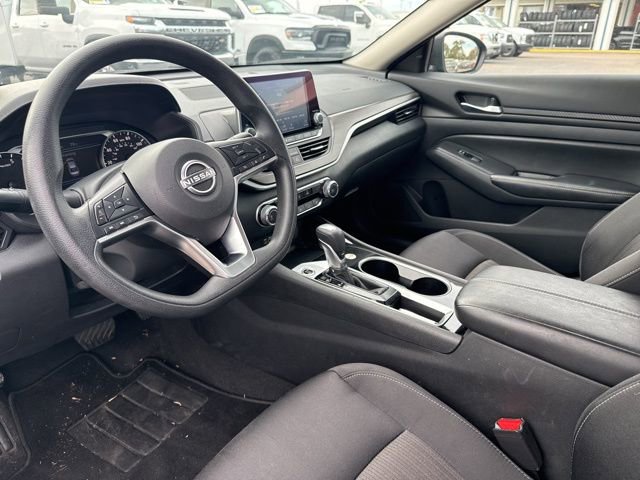 Used 2024 Nissan Altima 2.5 SV image 7