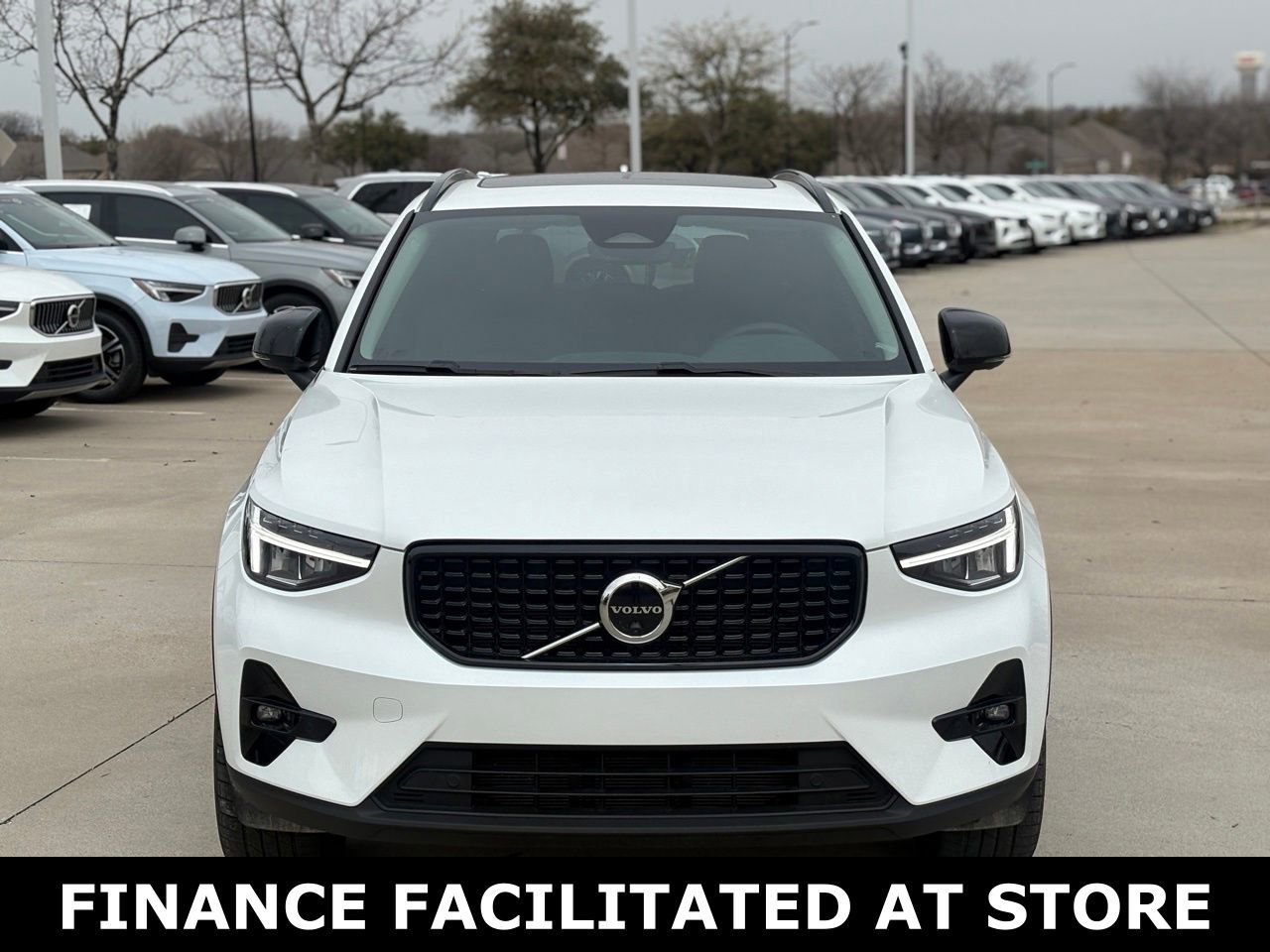 Certified 2023 Volvo XC40 B5 Plus w/ Driver Assist Package image 5