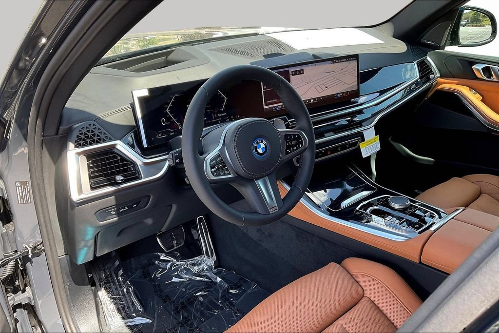 New 2026 BMW X5 xDrive50e w/ M Sport Package AWD/4WD image 17