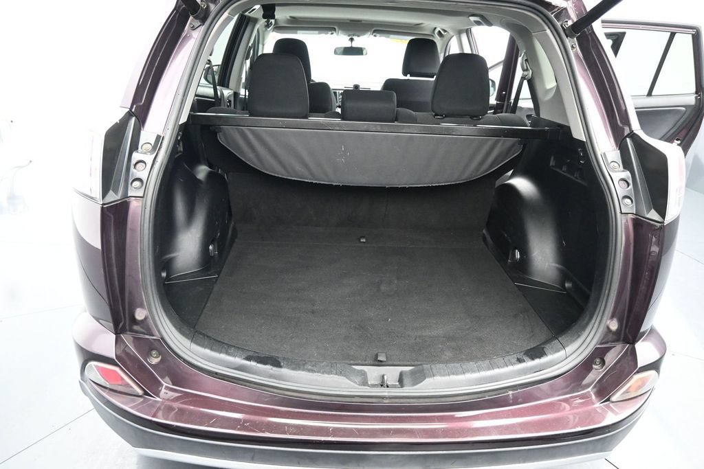 Used 2016 Toyota RAV4 XLE FWD image 14