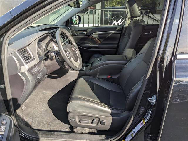Used 2019 Toyota Highlander AWD V6 image 9