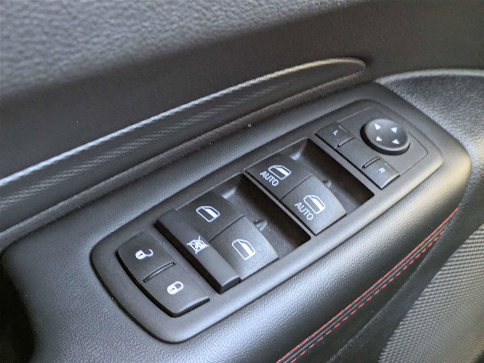 Certified 2025 Dodge Durango GT image 29