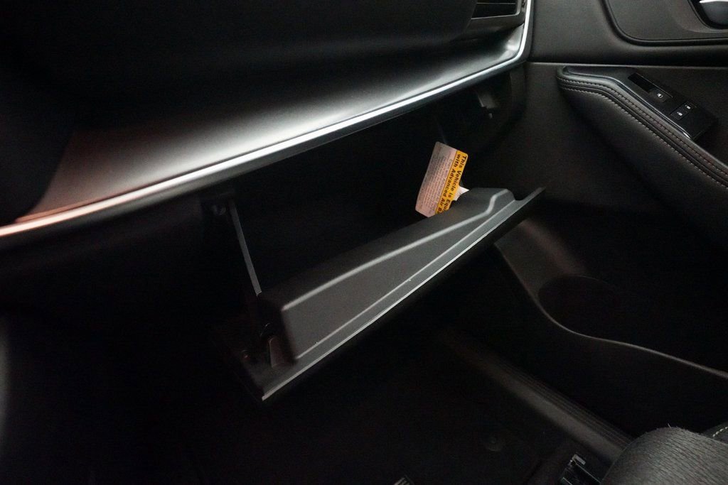 Used 2024 Nissan Rogue SV image 30