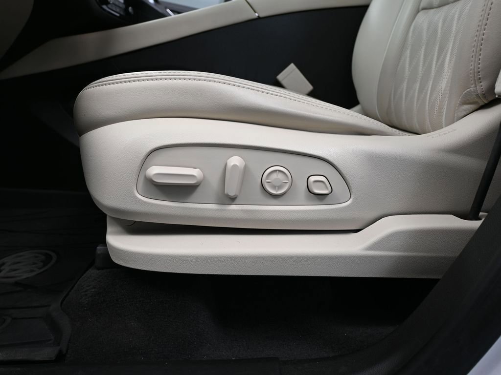 Used 2022 Buick Enclave Avenir w/ Avenir Technology Package image 25