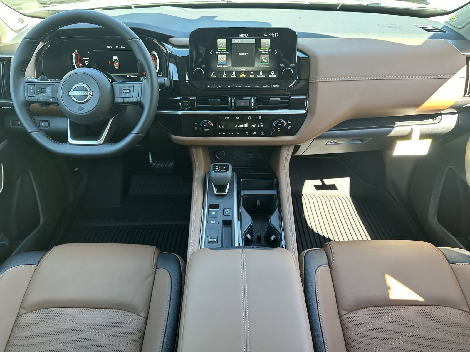 New 2025 Nissan Pathfinder Platinum image 2