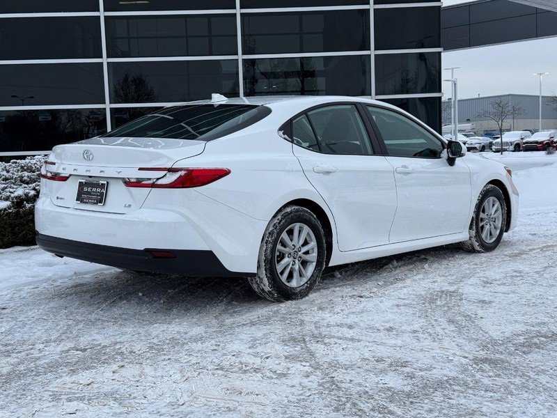 Used 2025 Toyota Camry LE video 3