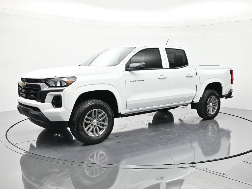Used 2026 Chevrolet Colorado LT RWD image 1