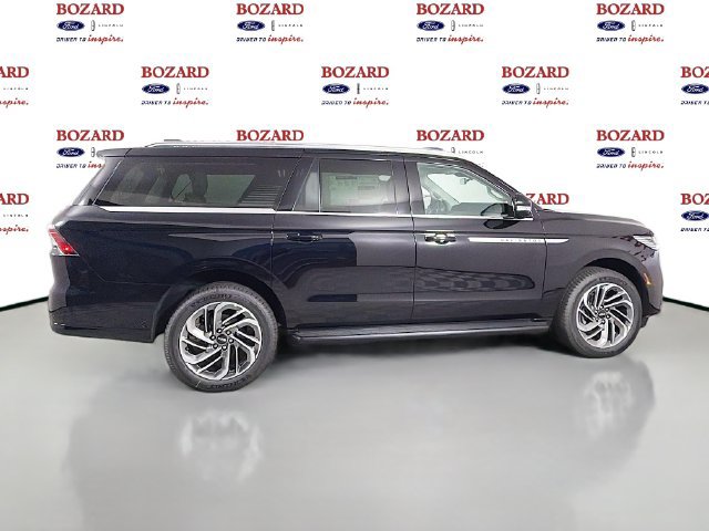 New 2026 Lincoln Navigator L Premier AWD/4WD image 8