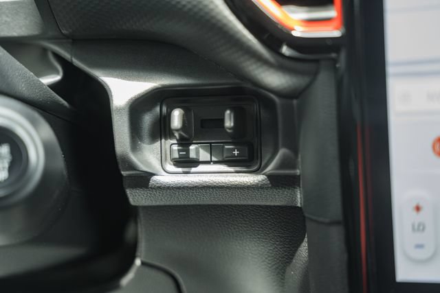 Used 2025 Ford Ranger Raptor AWD/4WD image 32