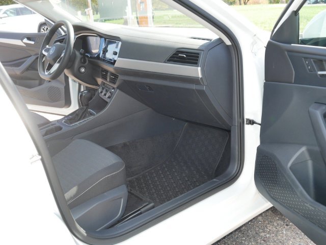 Certified 2023 Volkswagen Jetta S FWD image 20