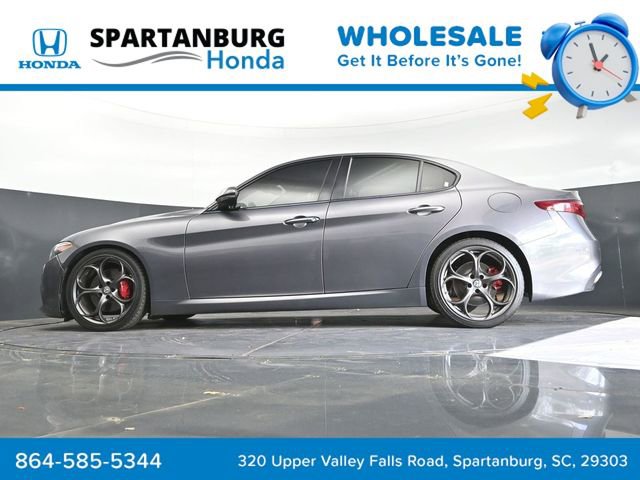 Used 2017 Alfa Romeo Giulia Ti w/ TI 19" Sport Package RWD image 39