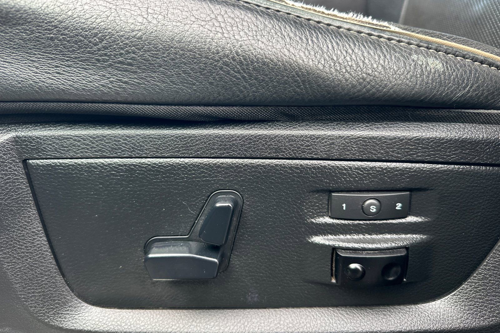 Used 2017 RAM 1500 Limited image 12