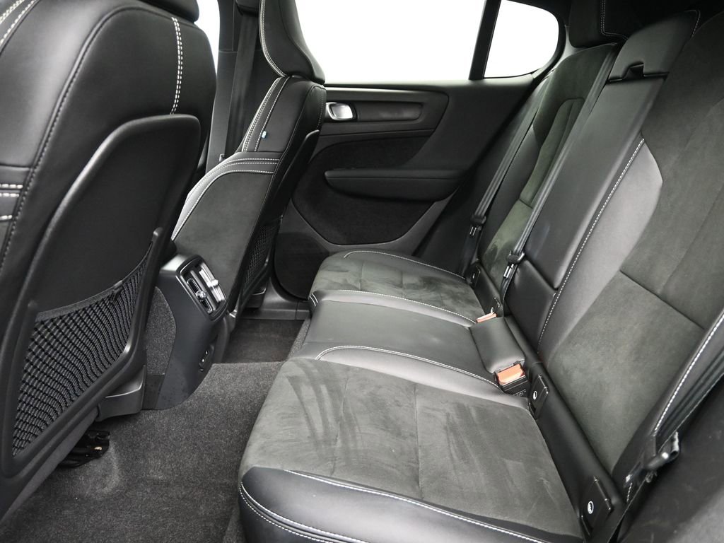 Used 2023 Volvo C40 P8 Recharge Ultimate image 14