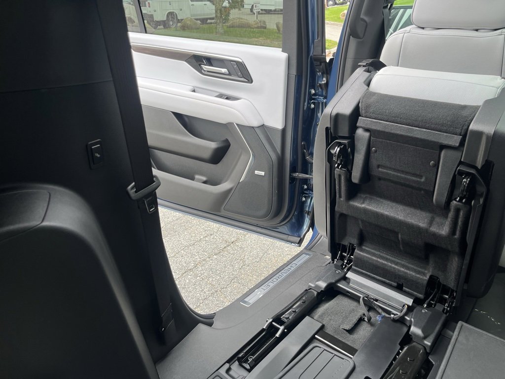 New 2026 Chevrolet Suburban Premier w/ Sun And Tow Package image 41