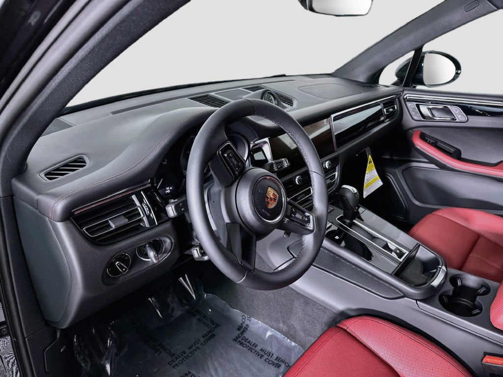 New 2026 Porsche Macan AWD/4WD image 4