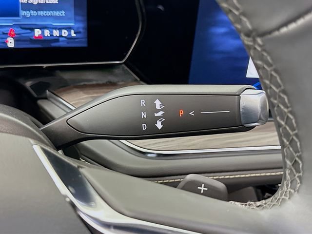 Used 2025 Chevrolet Suburban Premier w/ Sun And Tow Package image 19