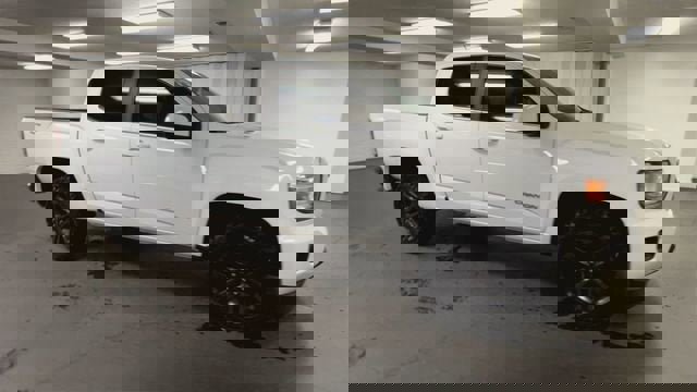 Certified 2020 GMC Canyon SLE w/ Driver Alert Package image 2