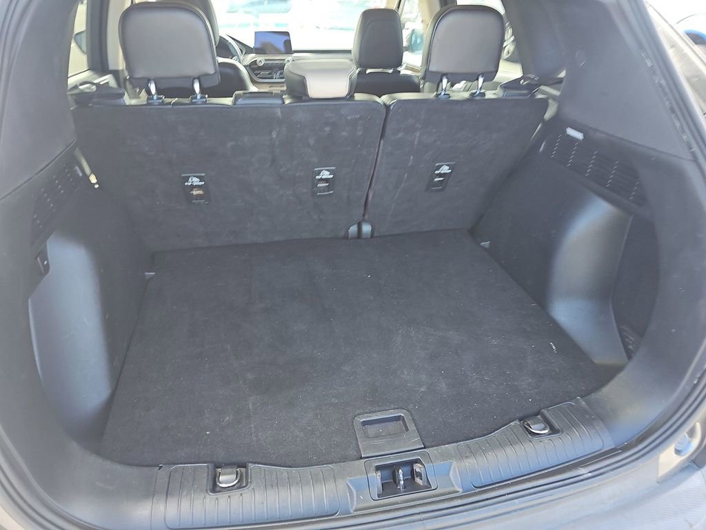 Used 2020 Ford Escape Titanium image 17