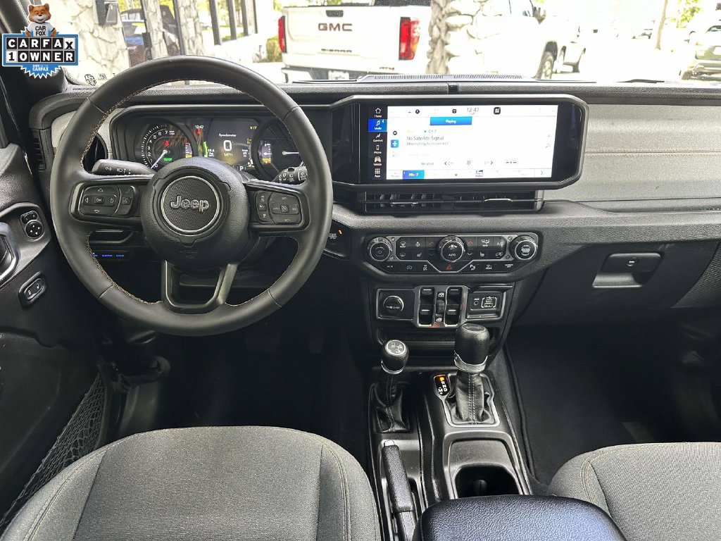 Used 2024 Jeep Wrangler Unlimited w/ Dual Top Group AWD/4WD image 10