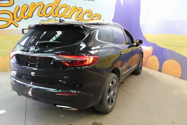 Used 2021 Buick Enclave Essence image 8