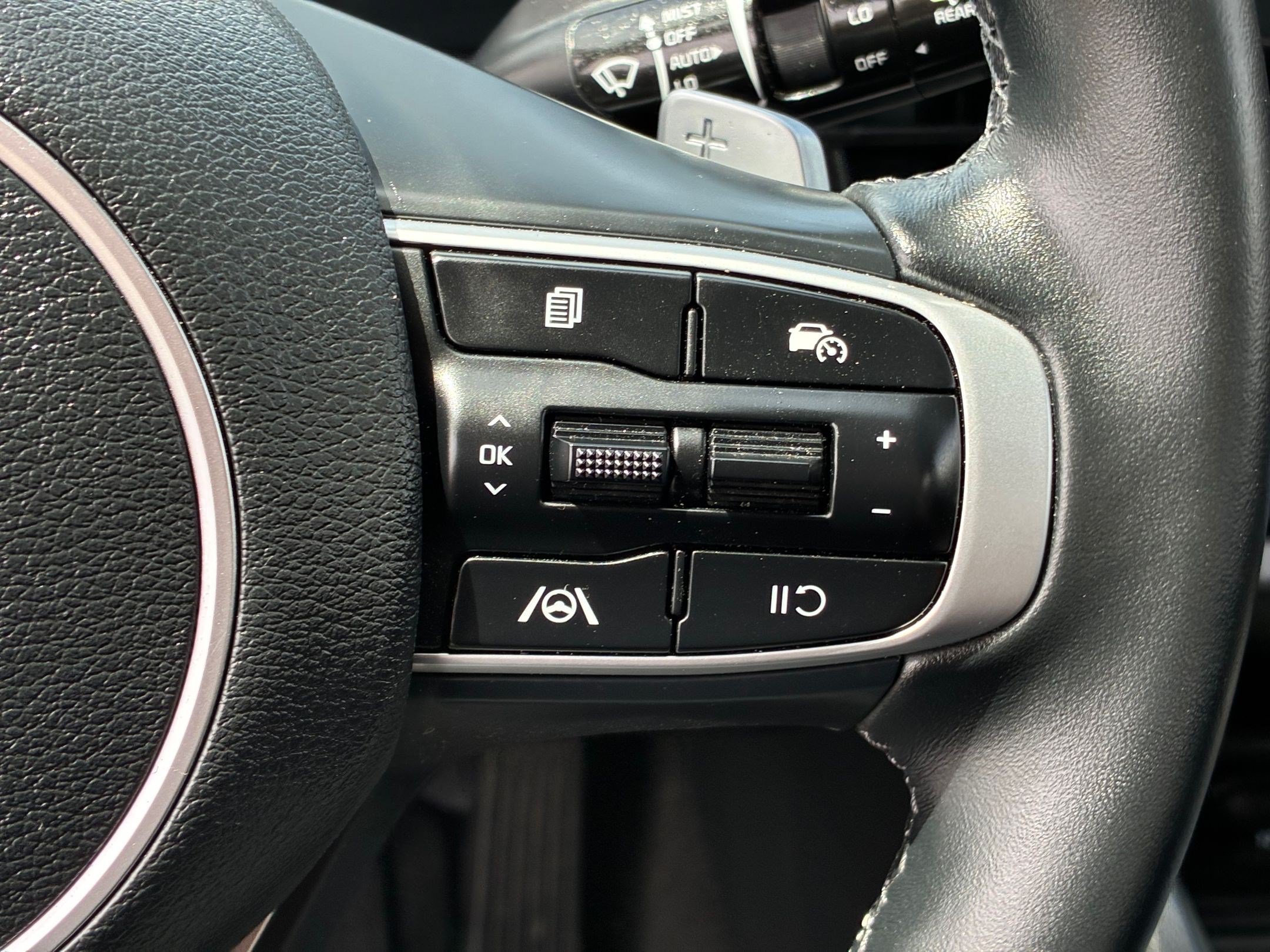 Used 2025 Kia Sportage EX AWD/4WD image 20